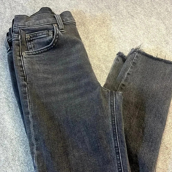Denim Forum Yoko High Rise Slim in Distressed Black 24*27 - Picture 5 of 9